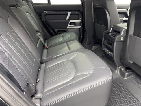 Used 2022 Land Rover Defender 110 X-Dynamic SE image 39