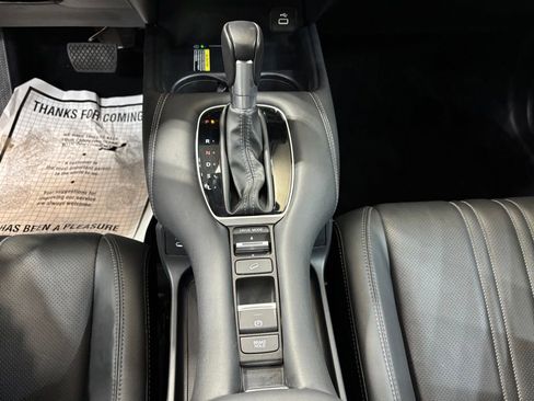 Certified 2024 Honda HR-V EX-L image 17