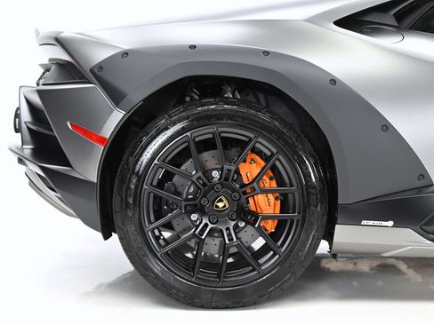 Used 2024 Lamborghini Huracan Sterrato AWD/4WD image 17