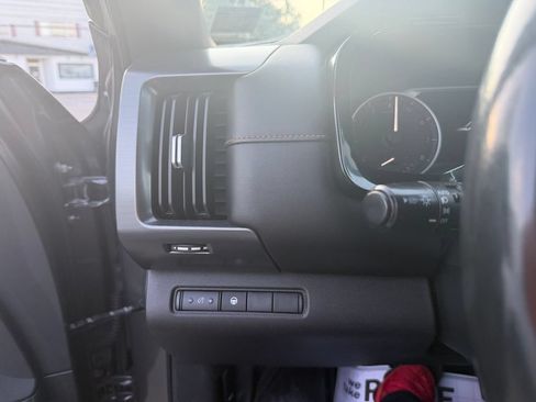 Used 2024 Nissan Pathfinder Rock Creek AWD/4WD image 15