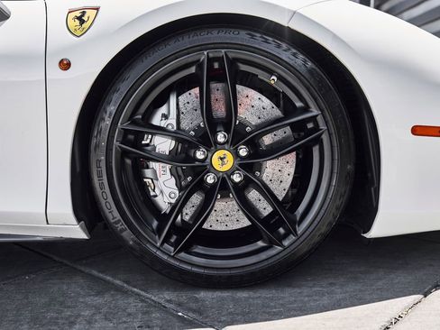 Used 2017 Ferrari 488 GTB RWD image 34