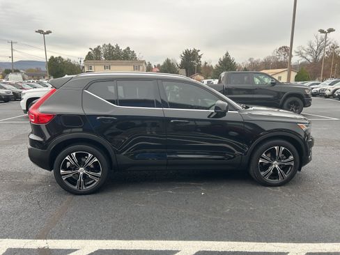 Used 2021 Volvo XC40 T5 Inscription w/ Advanced Package image 7