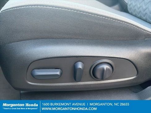 Used 2022 Chevrolet Equinox LS w/ LS Convenience Package FWD image 18