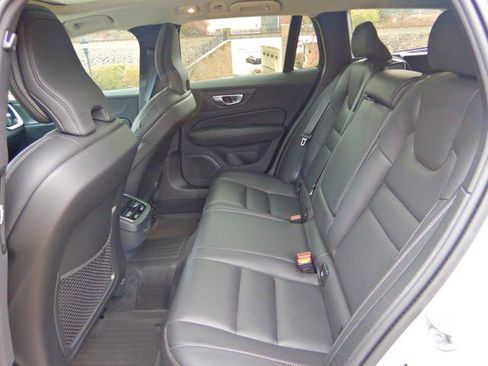 Used 2025 Volvo V60 B5 Cross Country Ultra w/ Climate Package image 14