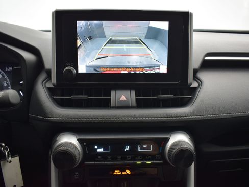 Used 2023 Toyota RAV4 LE FWD image 15