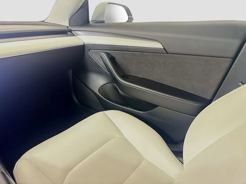 Used 2021 Tesla Model 3 Standard Range Plus image 23