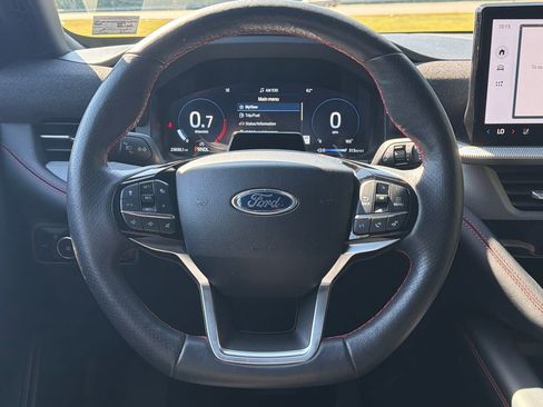 Used 2025 Ford Explorer ST-Line w/ ST-Line Street Pack AWD/4WD image 17