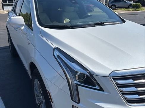Used 2019 Cadillac XT5 Luxury FWD image 1