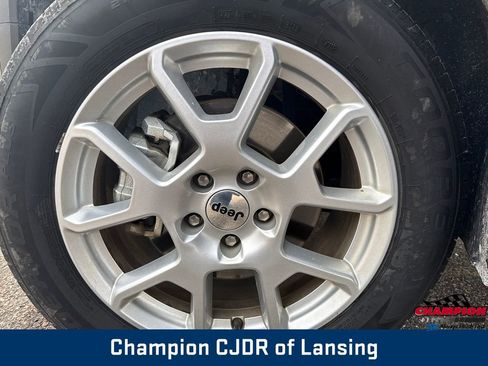 Used 2023 Jeep Renegade Latitude image 31