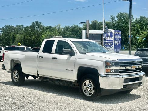 Used 2018 Chevrolet Silverado 2500 W/T AWD/4WD image 1