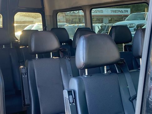 Used 2016 Mercedes-Benz Sprinter 2500 image 16