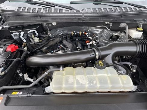 Certified 2024 Ford Expedition XLT AWD/4WD image 11