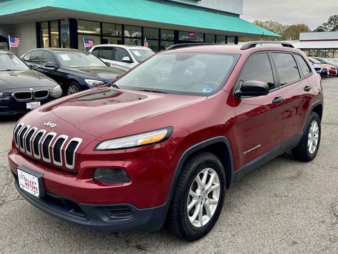 Used 2016 Jeep Cherokee Sport image 1