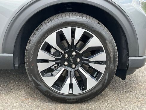Used 2026 Ford Explorer Platinum AWD/4WD image 24