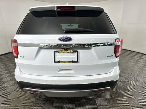 Used 2016 Ford Explorer XLT w/ Equipment Group 202A AWD/4WD image 4