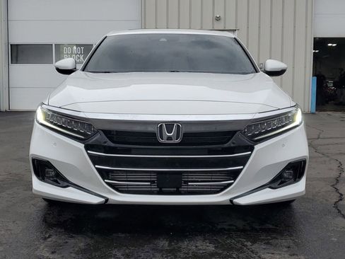 Used 2021 Honda Accord Touring image 2