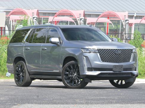 Used 2022 Cadillac Escalade Premium Luxury AWD/4WD image 2