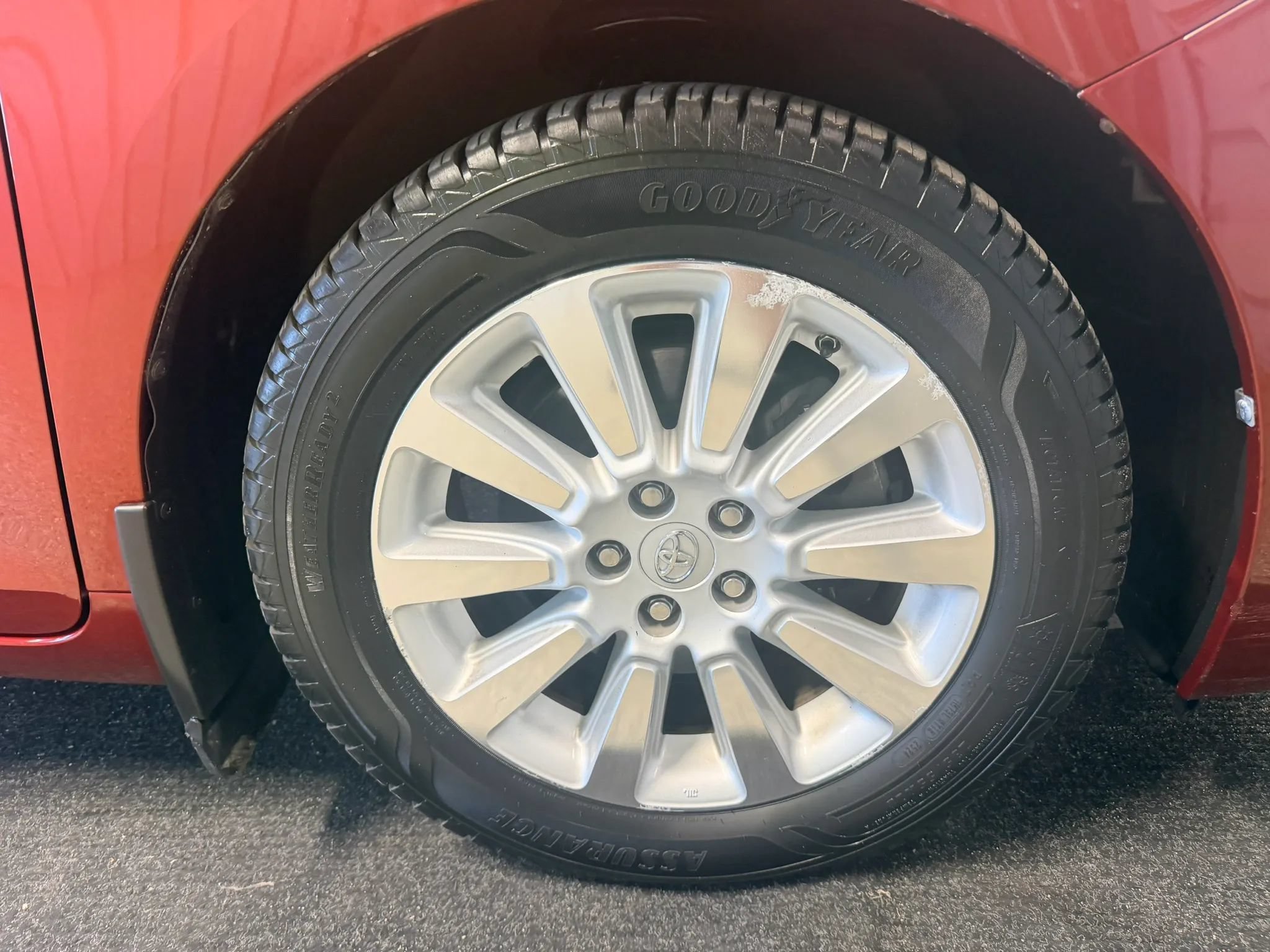 Used 2015 Toyota Sienna Limited Premium w/ Advanced Technology Package FWD image 23