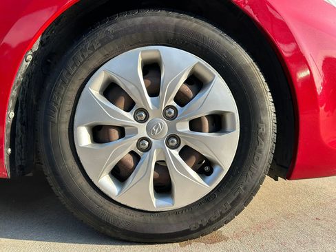 Used 2017 Hyundai Accent SE FWD image 28