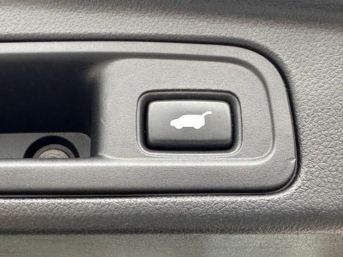 Used 2016 Honda Pilot Touring image 14