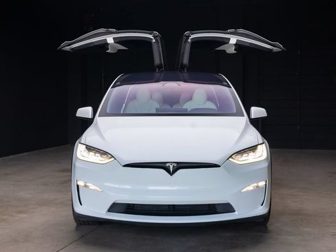 Used 2023 Tesla Model X Plaid AWD/4WD image 3