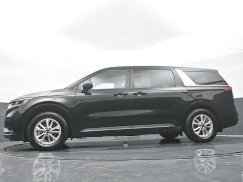 Used 2023 Kia Carnival LX FWD image 45