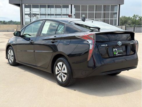 Used 2016 Toyota Prius Three FWD image 6