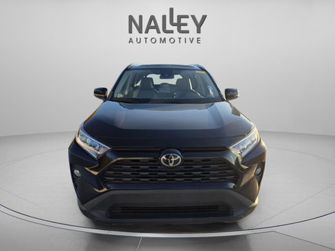 Used 2020 Toyota RAV4 XLE Premium image 7