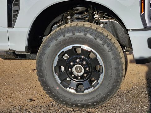 New 2026 Ford F250 Platinum w/ Tremor Off-Road Package image 10