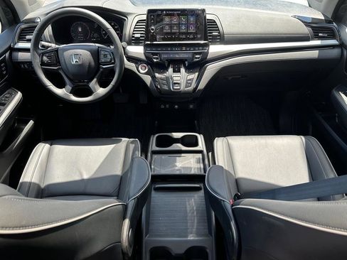 Used 2025 Honda Odyssey Touring image 14