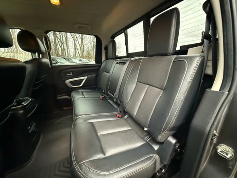 Used 2017 Nissan Titan SL AWD/4WD image 20