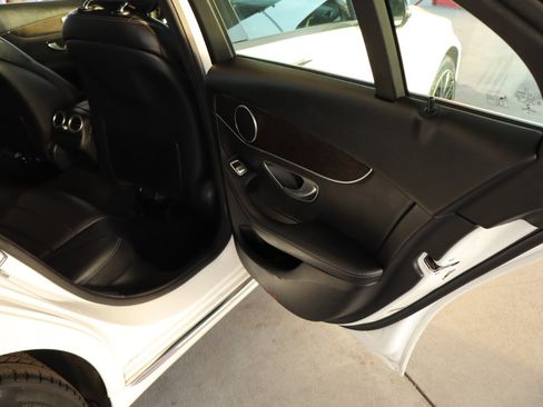 Used 2019 Mercedes-Benz C 300 4MATIC Sedan image 43