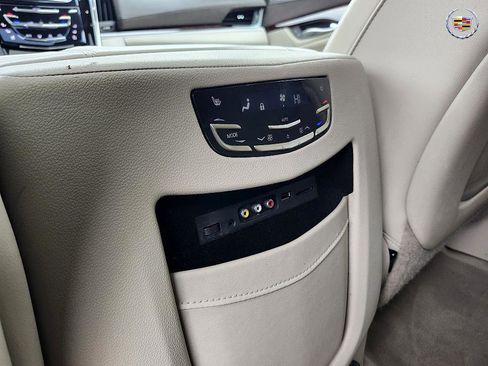 Used 2015 Cadillac Escalade Premium image 30