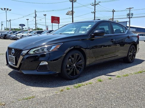 Used 2022 Nissan Altima 2.5 SR FWD image 3