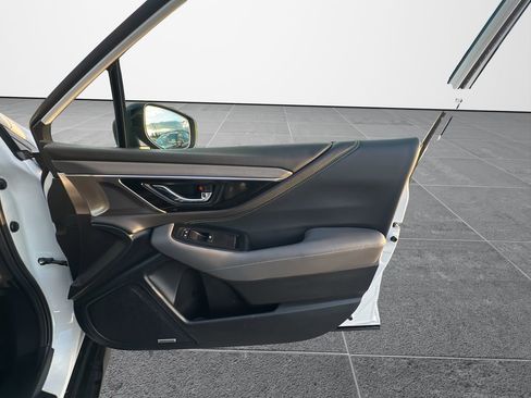 Used 2025 Subaru Outback Onyx Edition XT w/ Popular Package #2 image 22