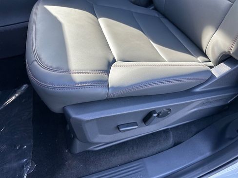 New 2025 Ford Expedition Active image 13