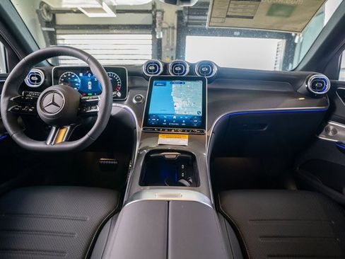 New 2025 Mercedes-Benz GLC 350e GLC 350e image 10