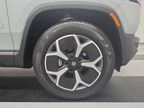 Used 2024 Rivian R1S Adventure AWD/4WD image 11