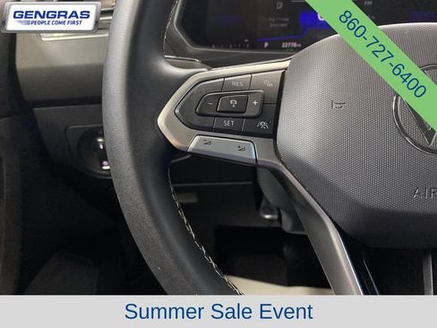 Used 2023 Volkswagen Tiguan SE AWD/4WD image 19
