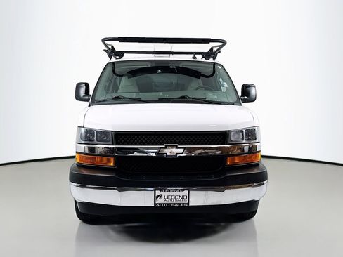 Used 2021 Chevrolet Express 3500 w/ Driver Convenience Package RWD image 2
