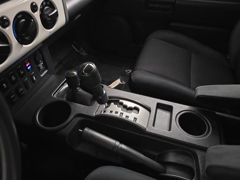 Used 2012 Toyota FJ Cruiser 4WD w/ Convenience Pkg image 26