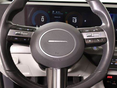 Used 2025 Hyundai Kona SEL image 3