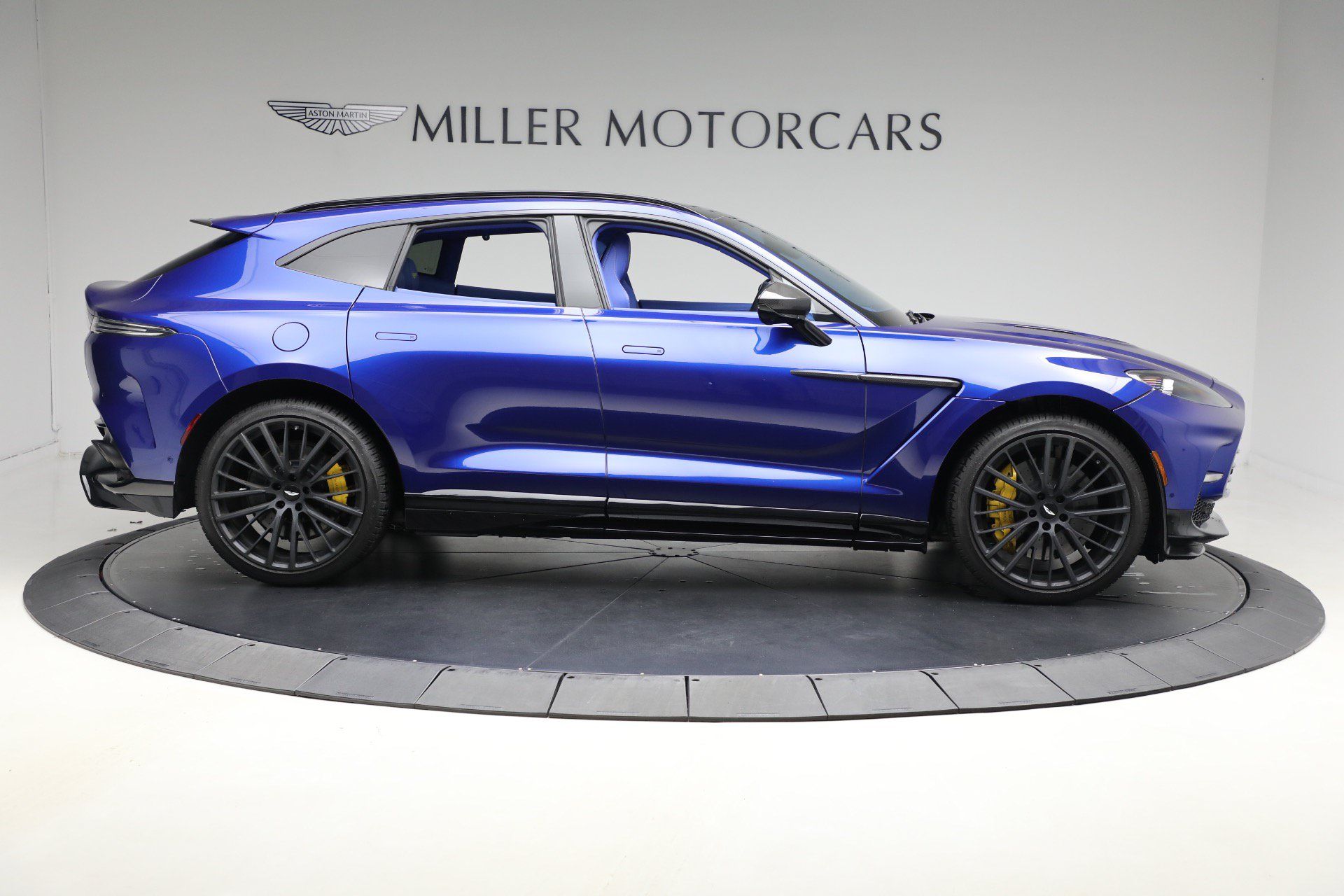 Used 2024 Aston Martin DBX 707 AWD/4WD image 9