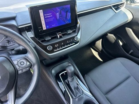 Used 2024 Toyota Corolla LE FWD image 31