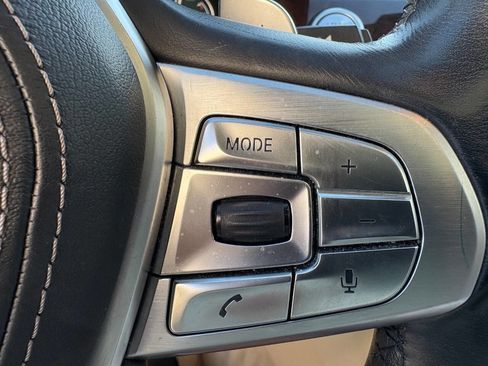Used 2017 BMW 740i image 10