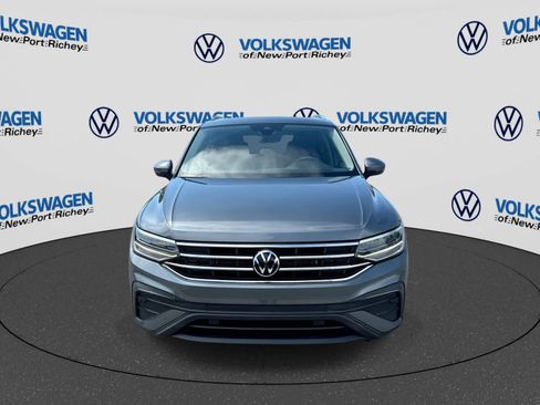 Used 2022 Volkswagen Tiguan SE w/ Panoramic Sunroof Package FWD image 17