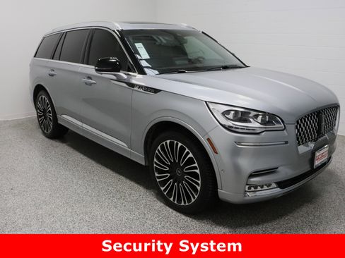 Used 2023 Lincoln Aviator Black Label w/ Dynamic Handling Package image 4