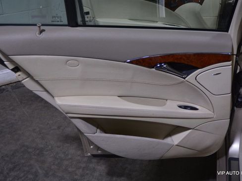 Used 2004 Mercedes-Benz E 320 Sedan image 9