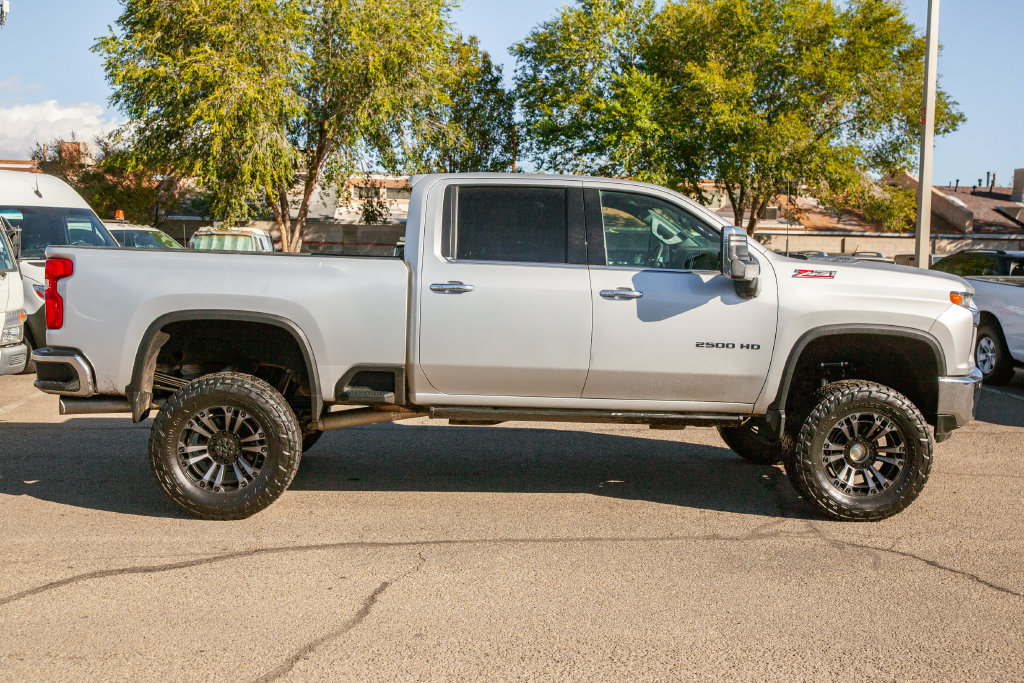 Used 2020 Chevrolet Silverado 2500 LTZ w/ LTZ Plus Package AWD/4WD image 3