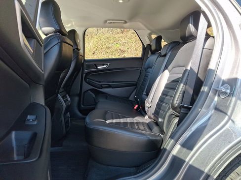 Used 2024 Ford Edge SEL AWD/4WD image 10